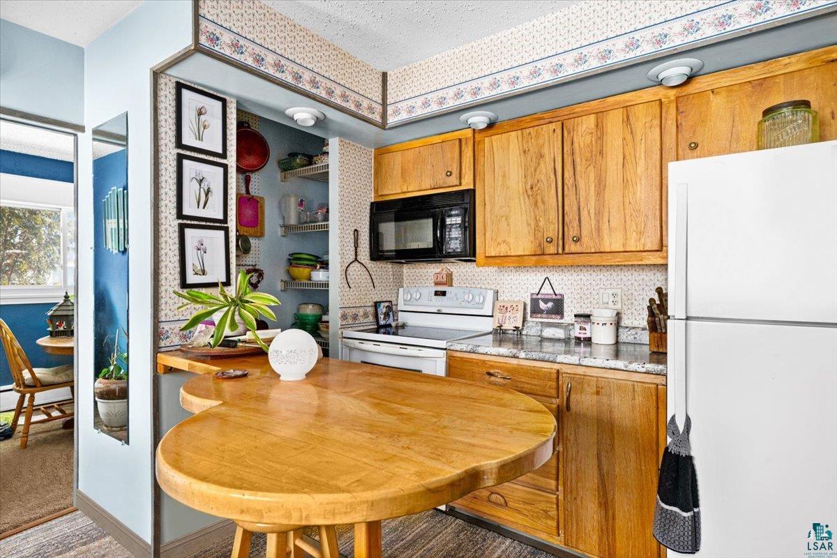 601 12th Avenue Two Harbors, MN 55616 - Photo 5 of 27