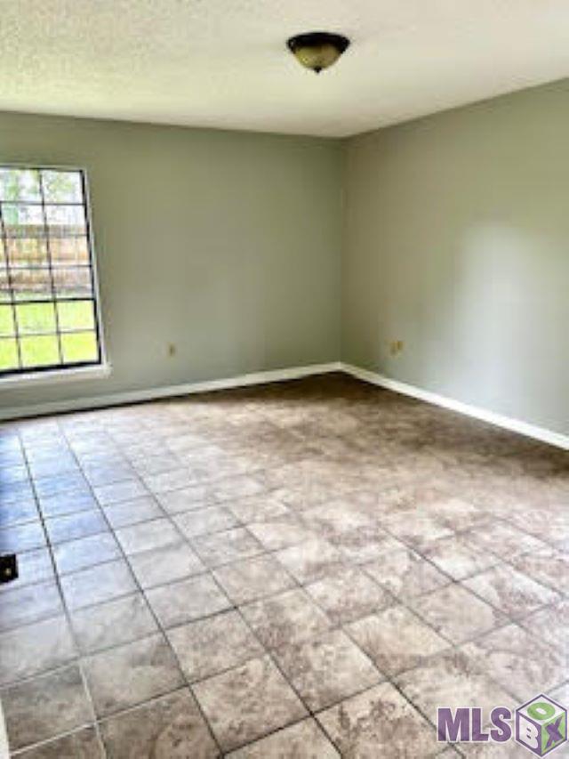 13658 Chalmette Avenue Baton Rouge, LA 70810 - Photo 4 of 6