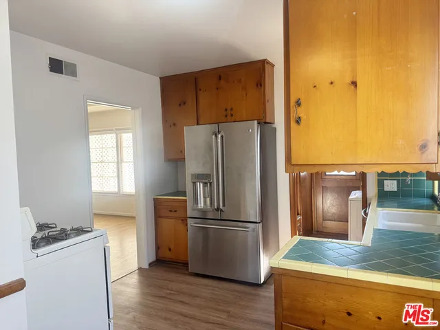 $4,800 | 13054 Hartsook Street, Sherman Oaks, CA 91423