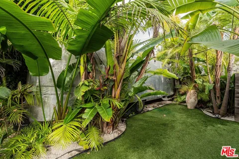 $2,695,000 | 416 Brooks Avenue, Venice, CA 90291