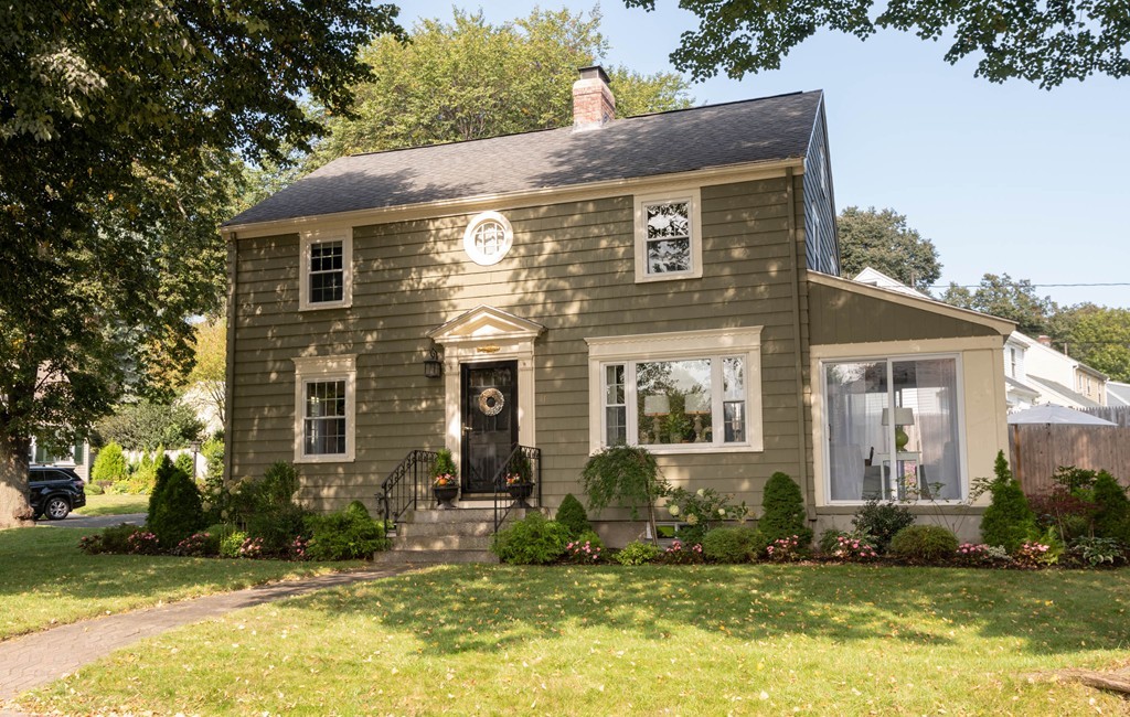 17 Mohawk Road Marblehead, MA 01945 - Photo 1 of 30