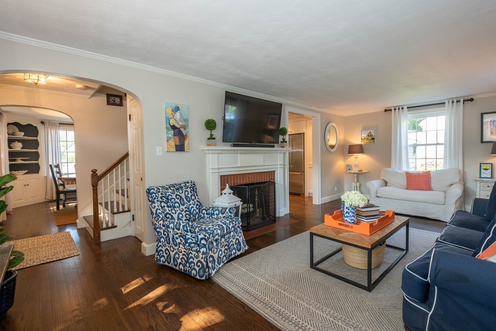 17 Mohawk Road Marblehead, MA 01945 - Photo 13 of 30