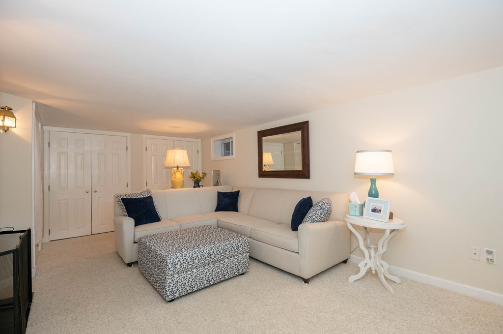17 Mohawk Road Marblehead, MA 01945 - Photo 26 of 30