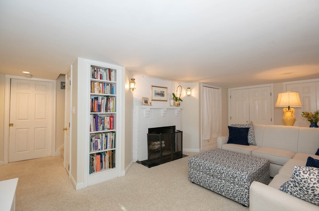 17 Mohawk Road Marblehead, MA 01945 - Photo 27 of 30