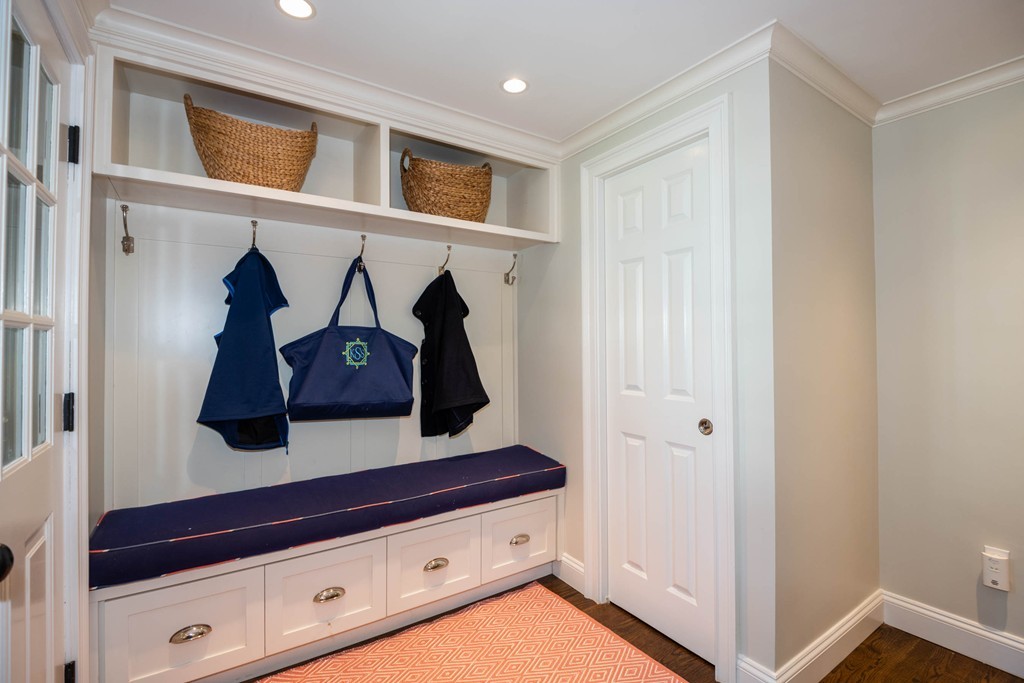 17 Mohawk Road Marblehead, MA 01945 - Photo 3 of 30