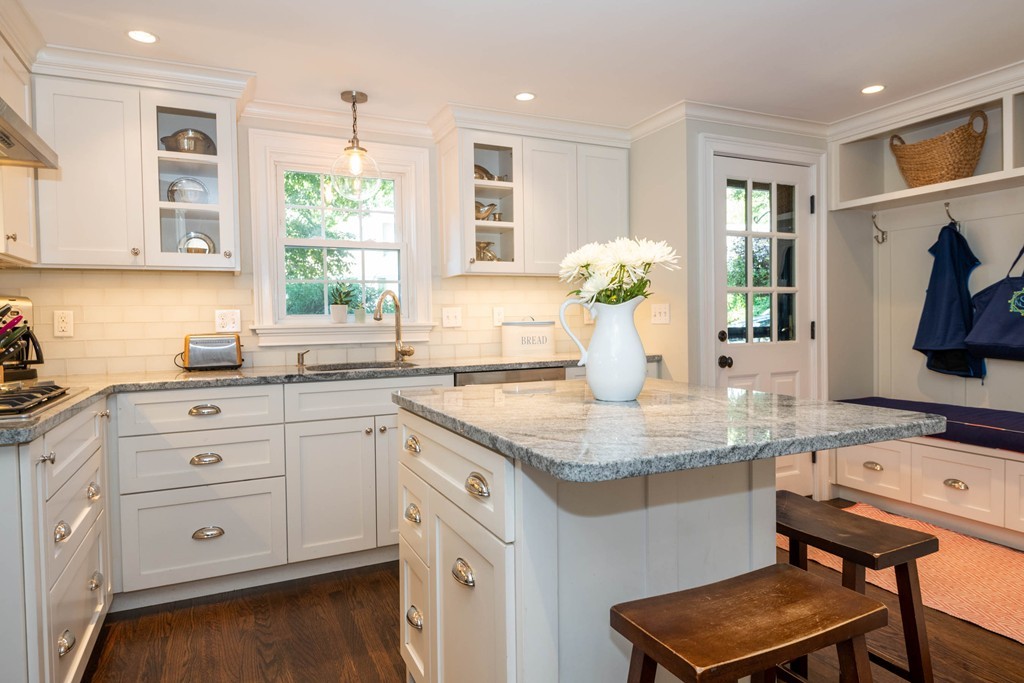 17 Mohawk Road Marblehead, MA 01945 - Photo 6 of 30