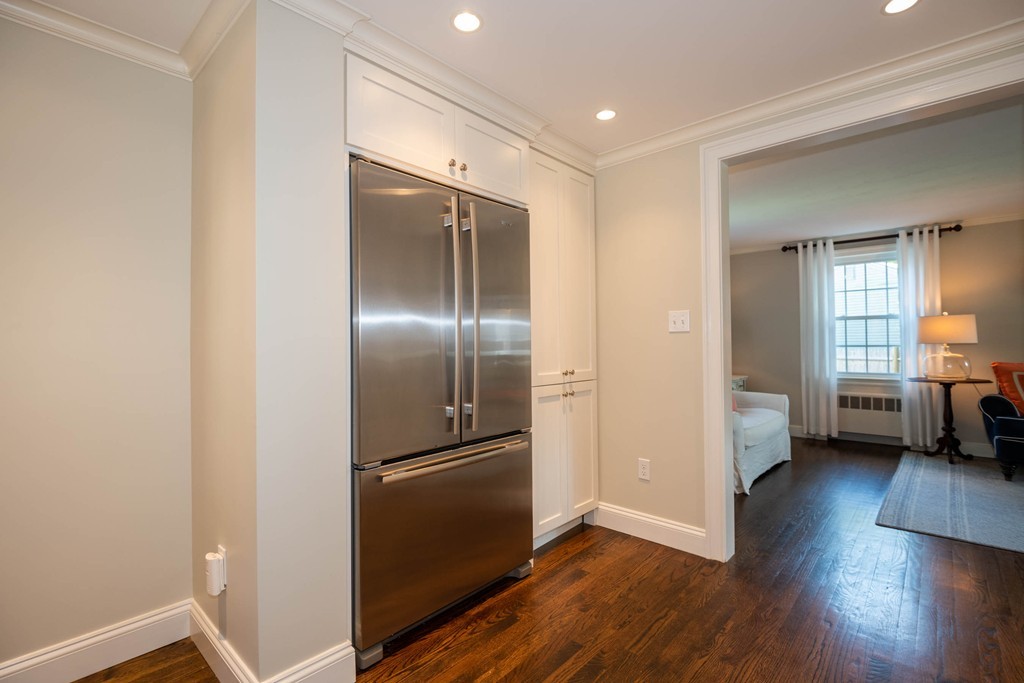 17 Mohawk Road Marblehead, MA 01945 - Photo 7 of 30