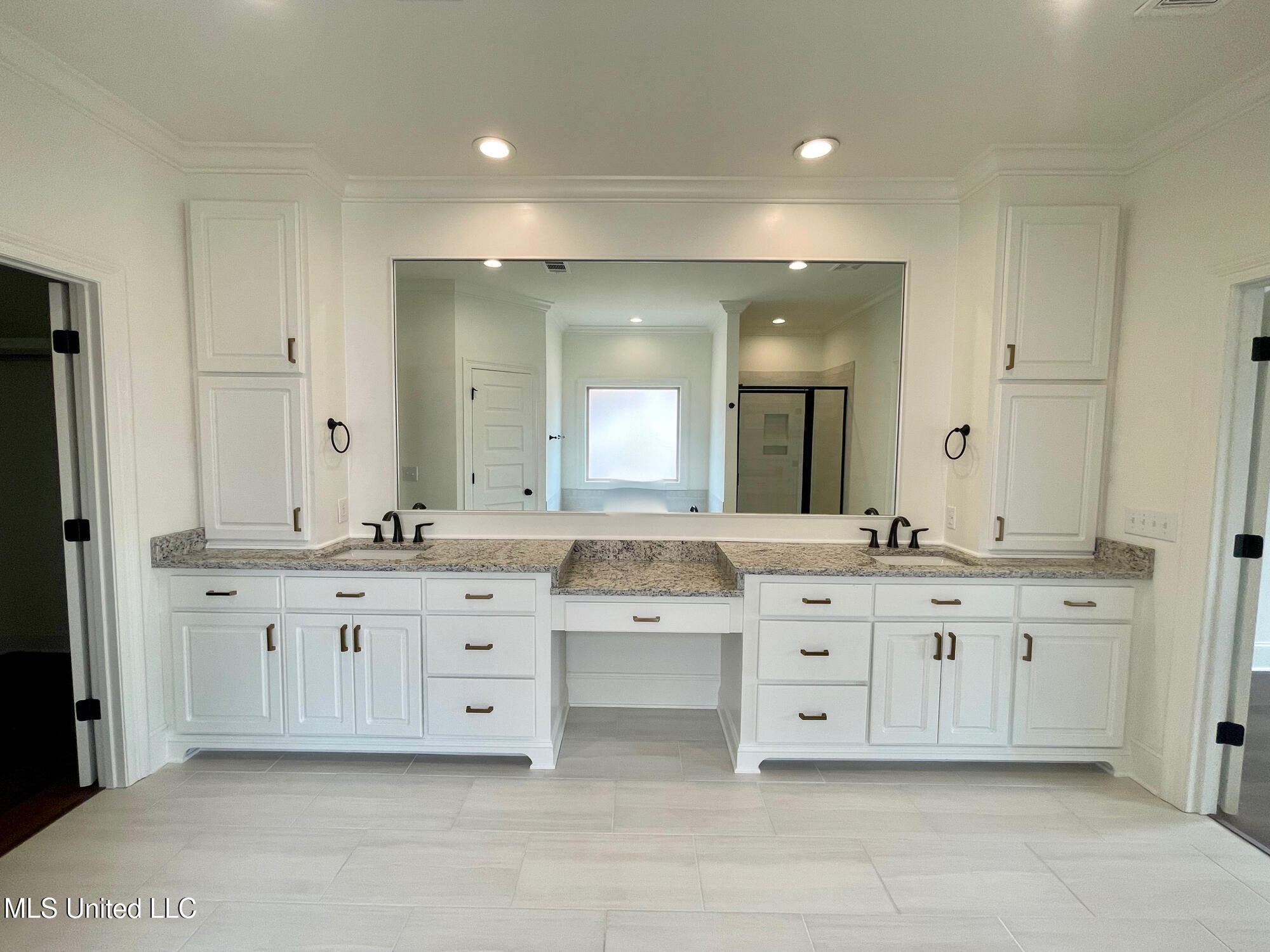 196 Azure Drive Canton, MS 39046 - Photo 17 of 26 IMG_7196