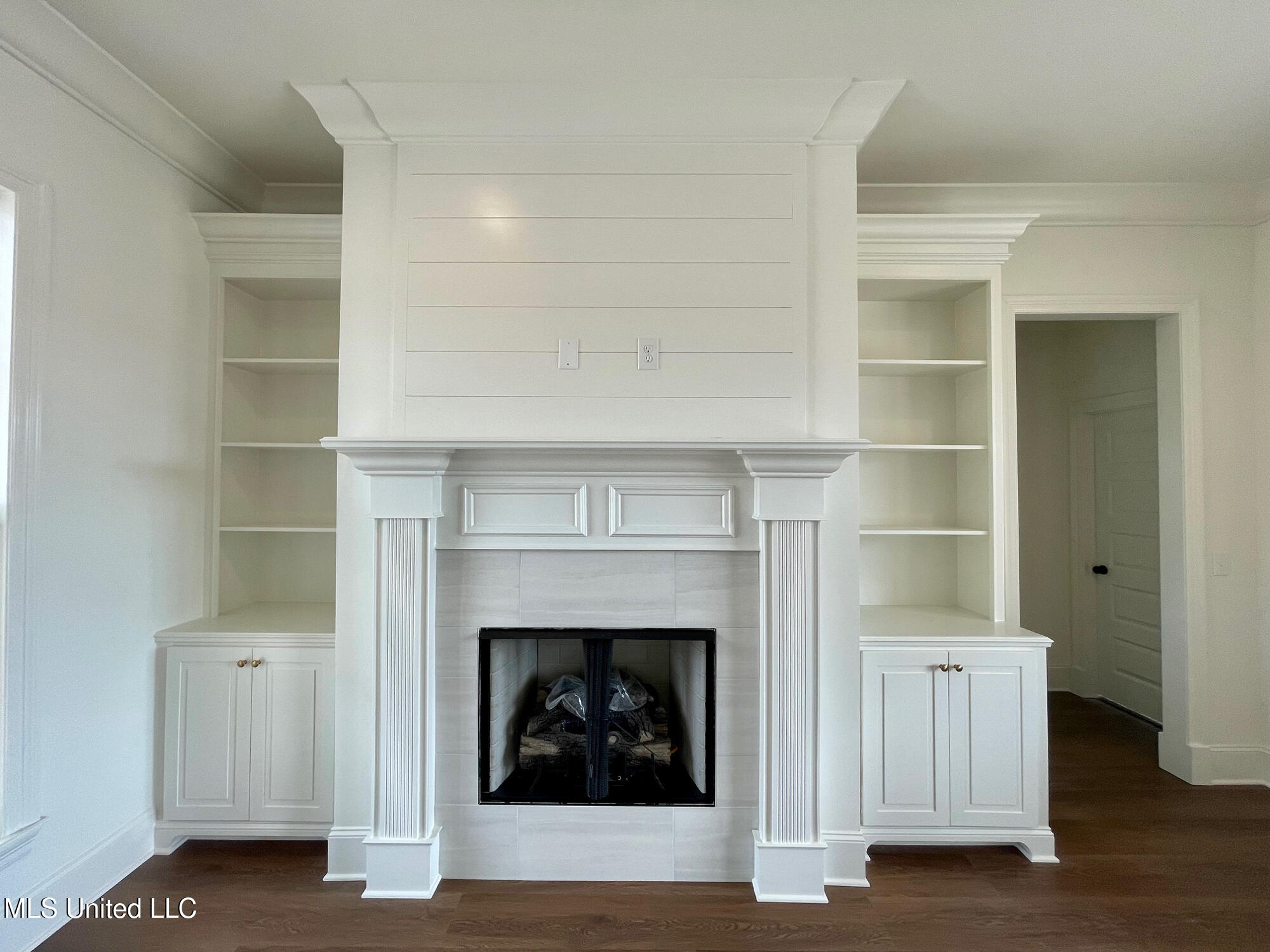 196 Azure Drive Canton, MS 39046 - Photo 5 of 26 front