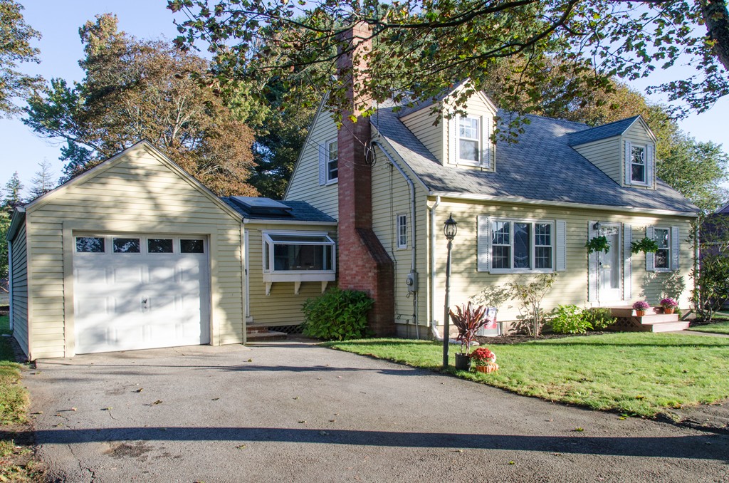 11 Chipman Road Beverly, MA 01915 - Photo 2 of 27 Gallery Image 2