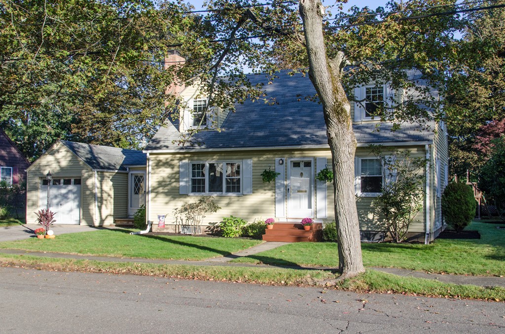 11 Chipman Road Beverly, MA 01915 - Photo 22 of 27 Gallery Image 22