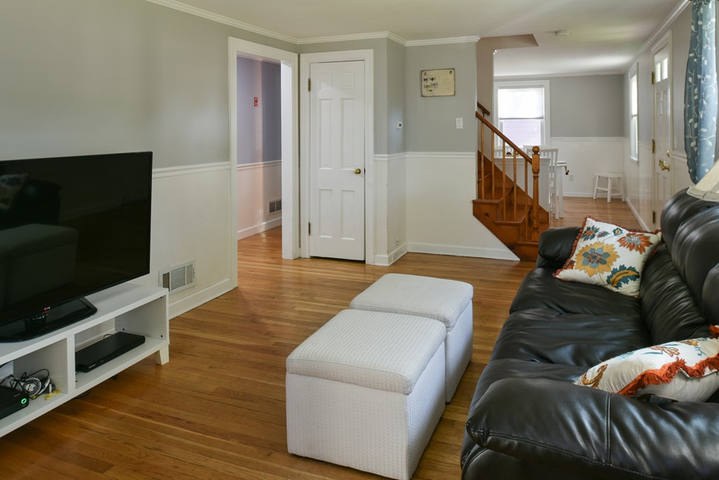 11 Chipman Road Beverly, MA 01915 - Photo 5 of 27 Gallery Image 5