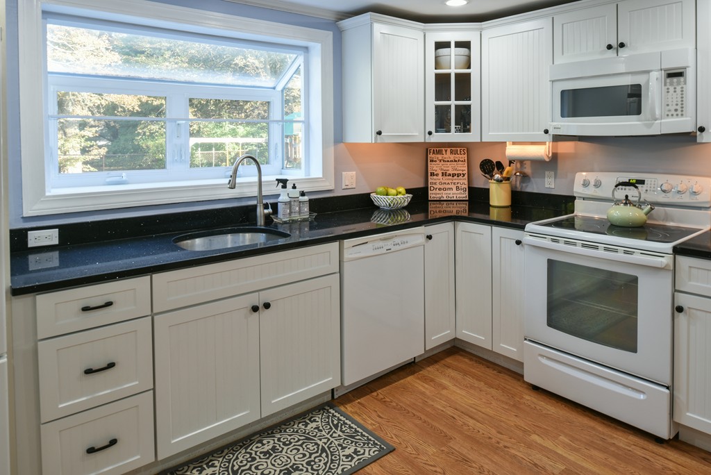 11 Chipman Road Beverly, MA 01915 - Photo 10 of 27 Gallery Image 10