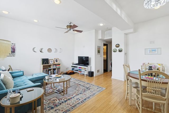 $1,399,500 | 1532 North Greenview Avenue, Chicago, IL 60642