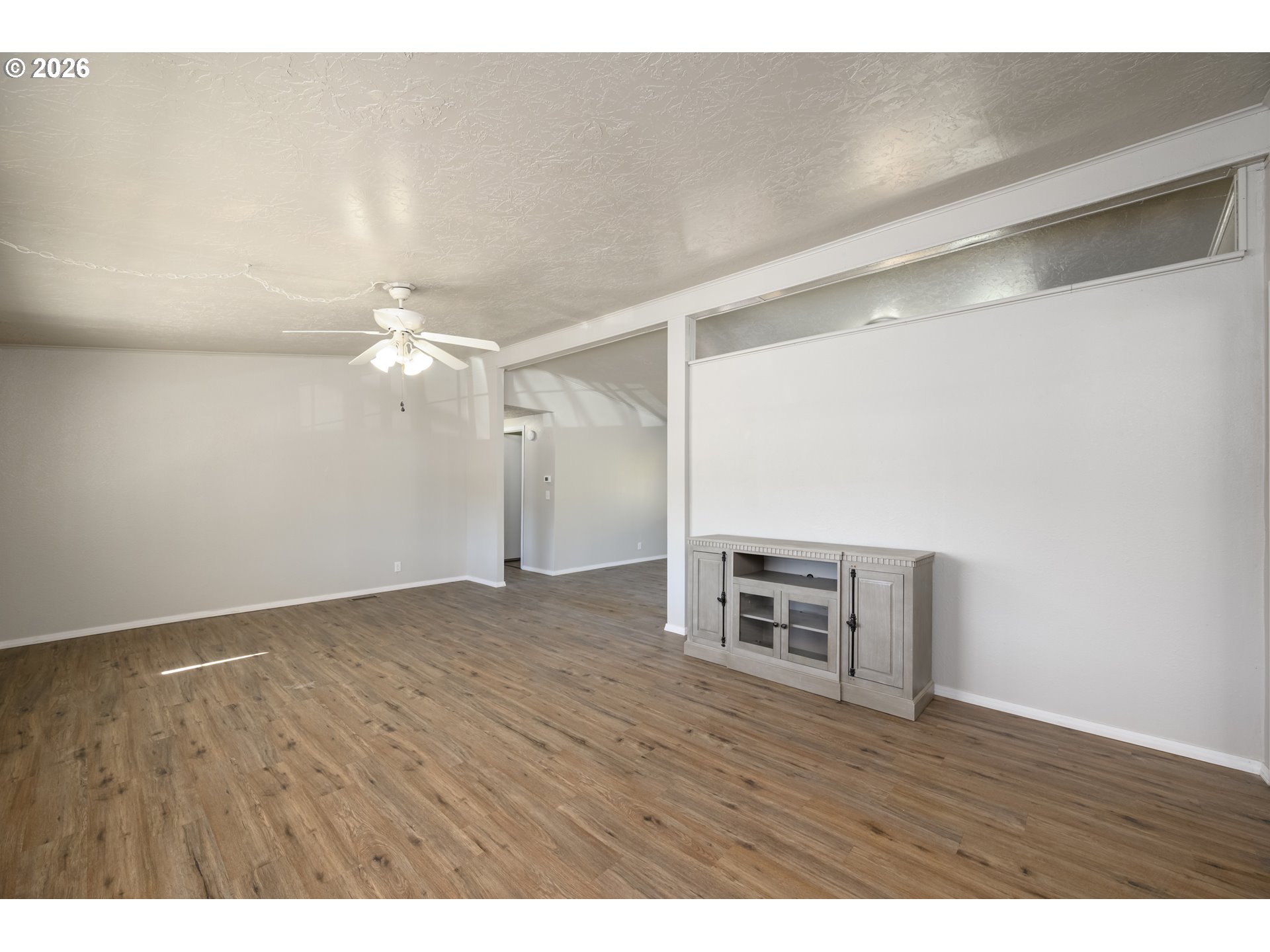 520 Shadow Ranch Lane Roseburg, OR 97470 - Photo 17 of 32 Living Room