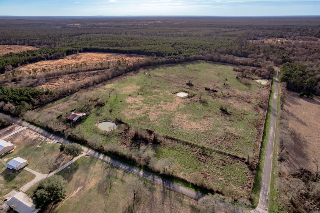 143 Piney Woods Road Trinity, TX 75862 - Photo 16 of 29