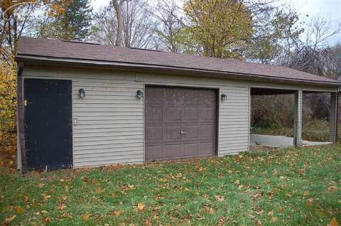 6054 Flushing Road Flushing, MI 48433 - Photo 4 of 12 20384417-3.JPG