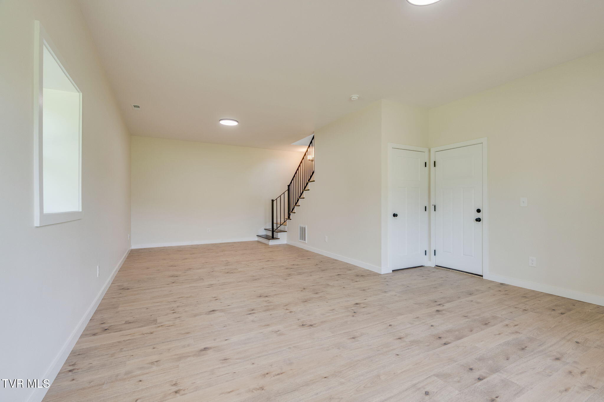 1385 Gap Creek Road Elizabethton, TN 37643 - Photo 26 of 40 022