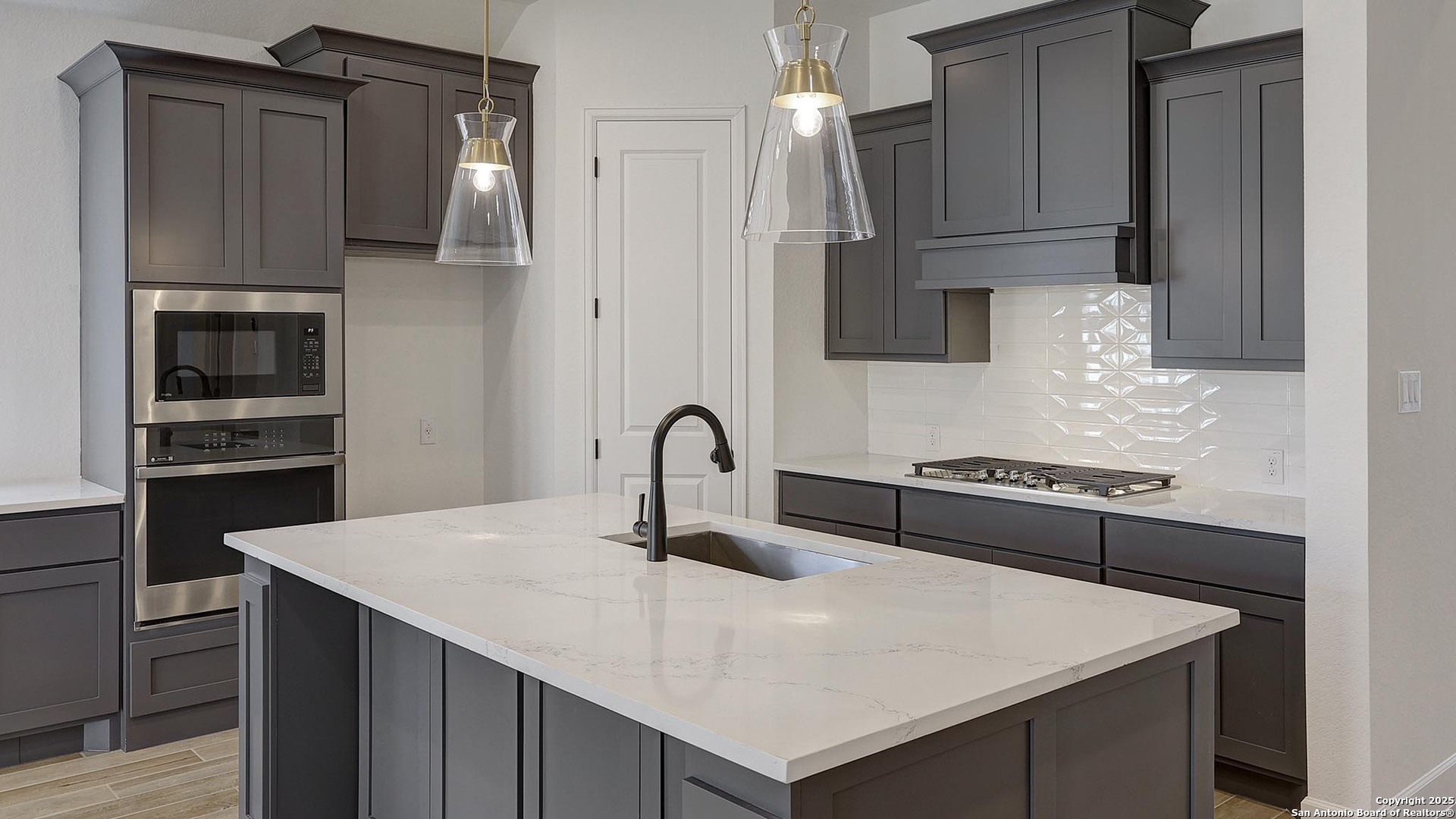 129 Brown Swiss Ridge Boerne, TX 78006 - Photo 2 of 26