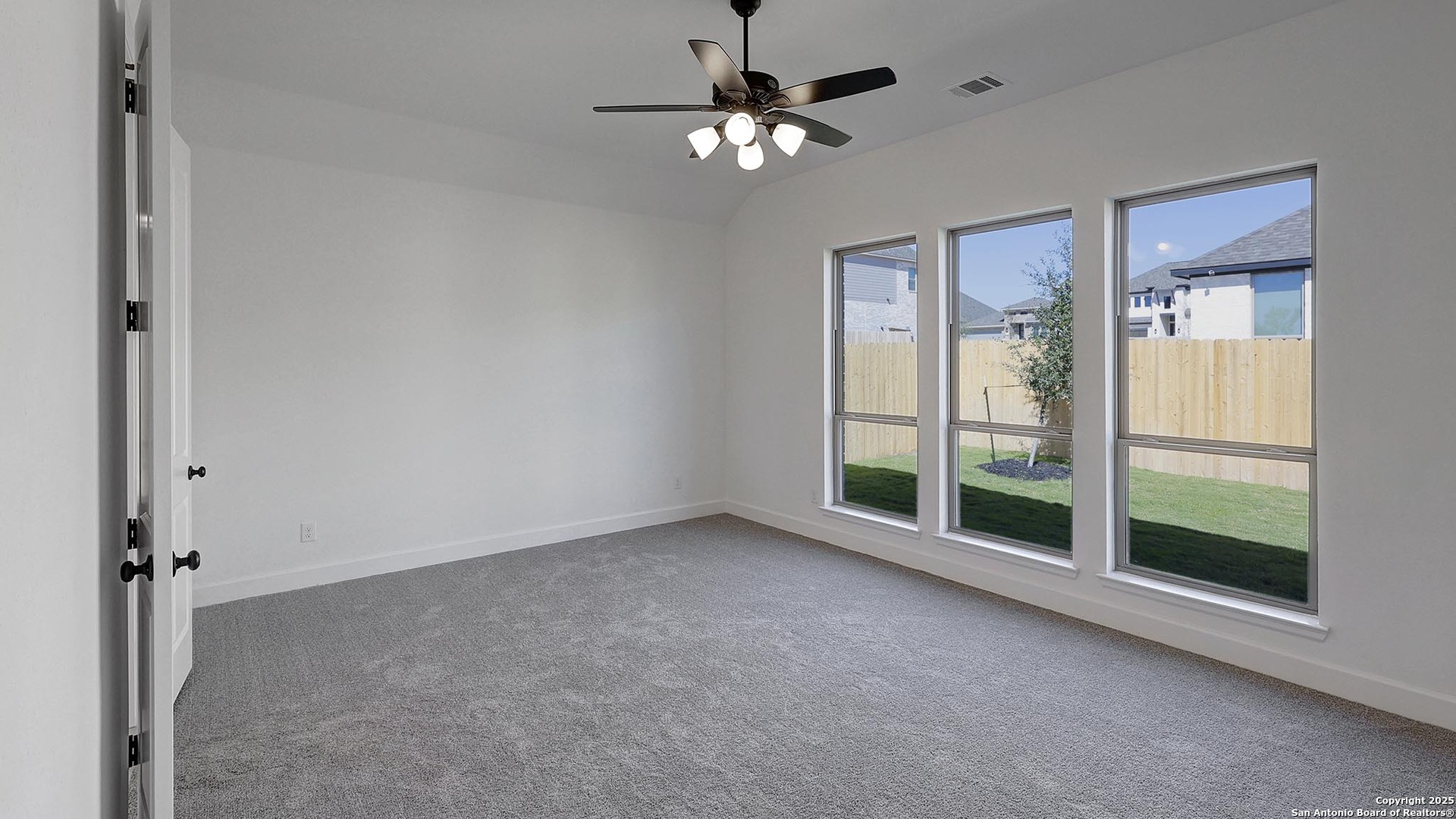 129 Brown Swiss Ridge Boerne, TX 78006 - Photo 4 of 26