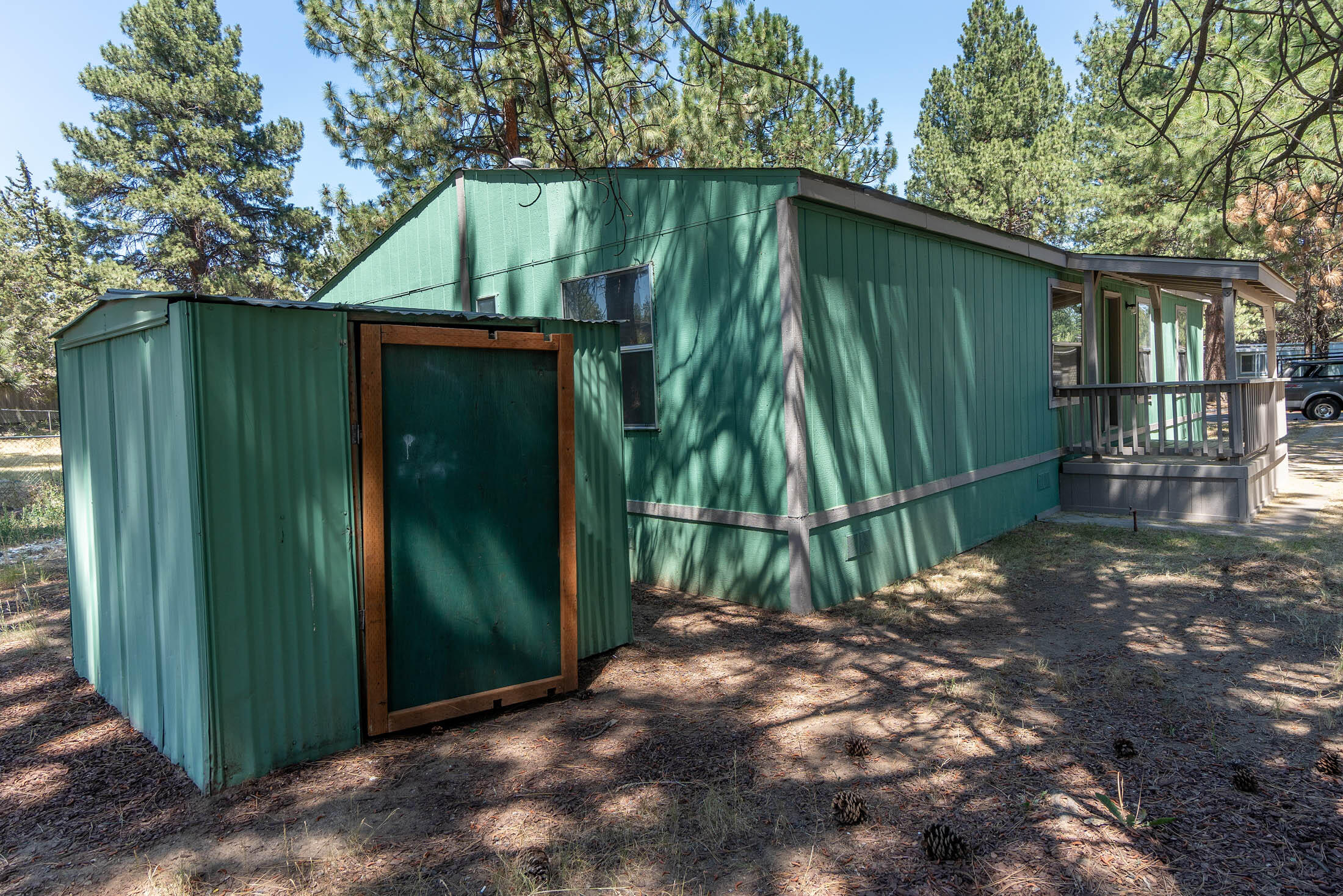 61000 Brosterhous Road, Unit 516 Bend, OR 97702 - Photo 19 of 31 storage shed