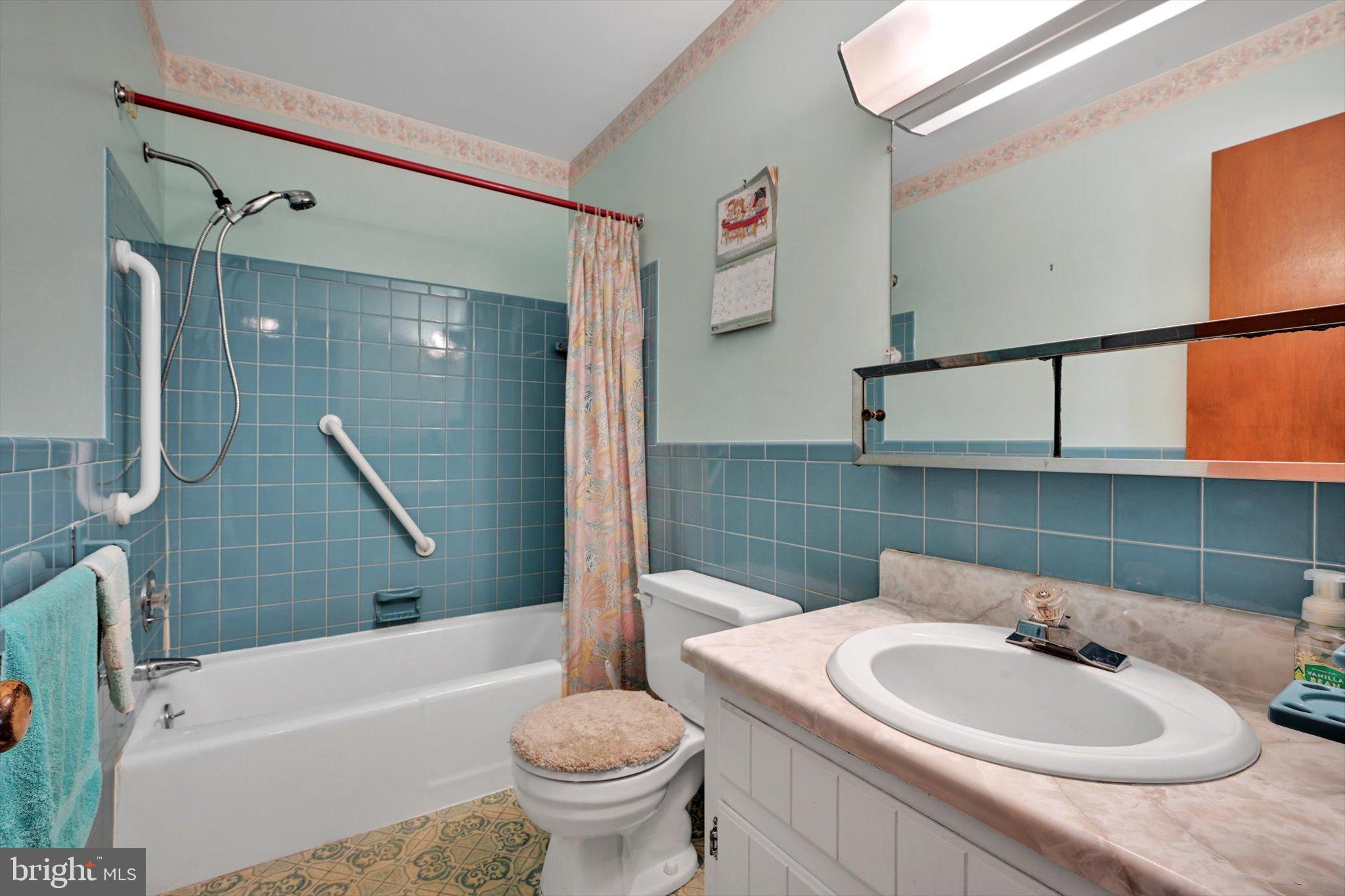 659 Vester Place Sinking Spring, PA 19608 - Photo 20 of 29 Bathroom