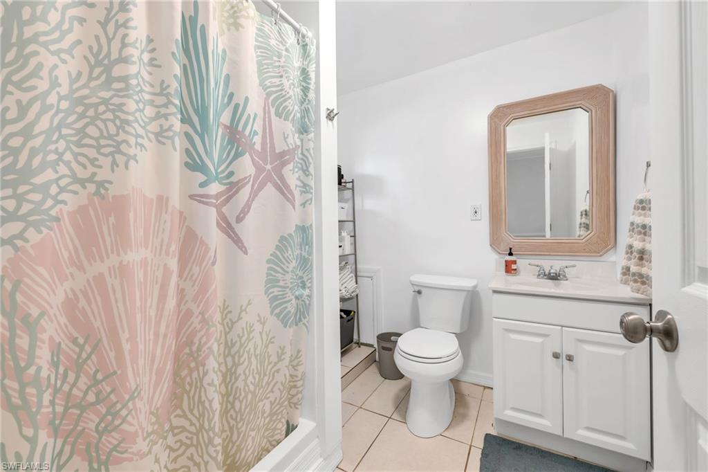 2772 Riverview Drive Naples, FL 34112 - Photo 22 of 33 Unit B - Bathroom
