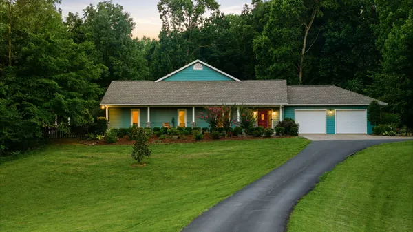 $835,000 | 1766 Hunts Lane, Bowling Green, KY 42103