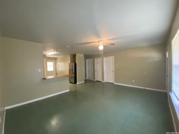 $1,000 | 603 Commerce Street, Jourdanton, TX 78026