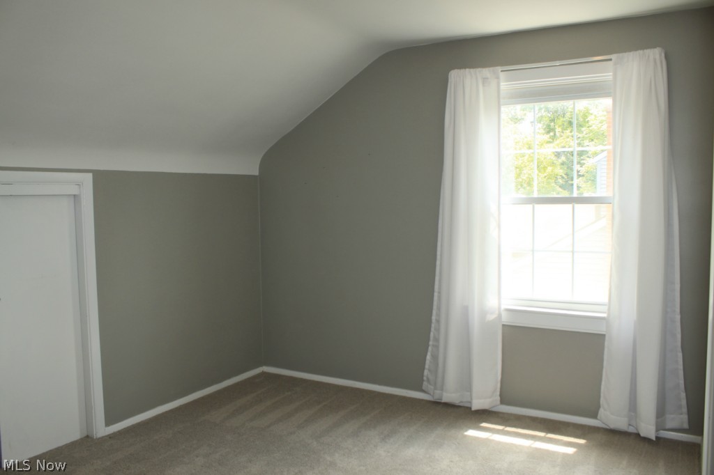 1663 Richmond Road Cleveland, OH 44124 - Photo 16 of 25