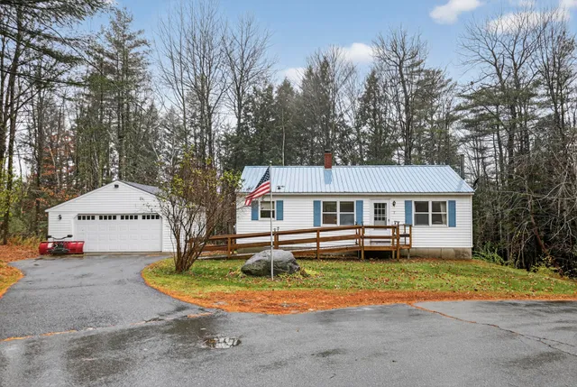 $224,500 | 7 Jodie Avenue, Fairfield, ME 04937