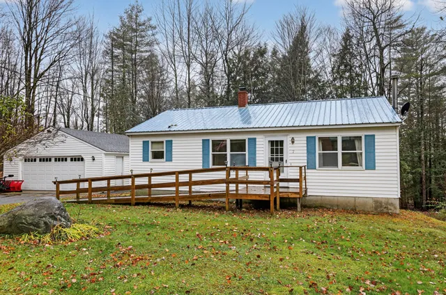 $224,500 | 7 Jodie Avenue, Fairfield, ME 04937