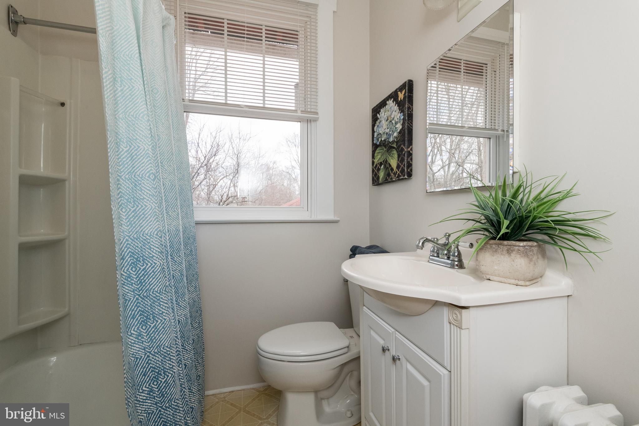 1010 Regester Avenue Baltimore, MD 21239 - Photo 16 of 41 Main Level Full Bath