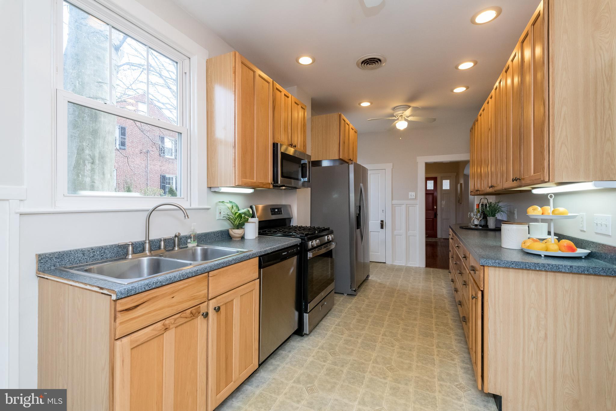 1010 Regester Avenue Baltimore, MD 21239 - Photo 10 of 41 Updated Kitchen
