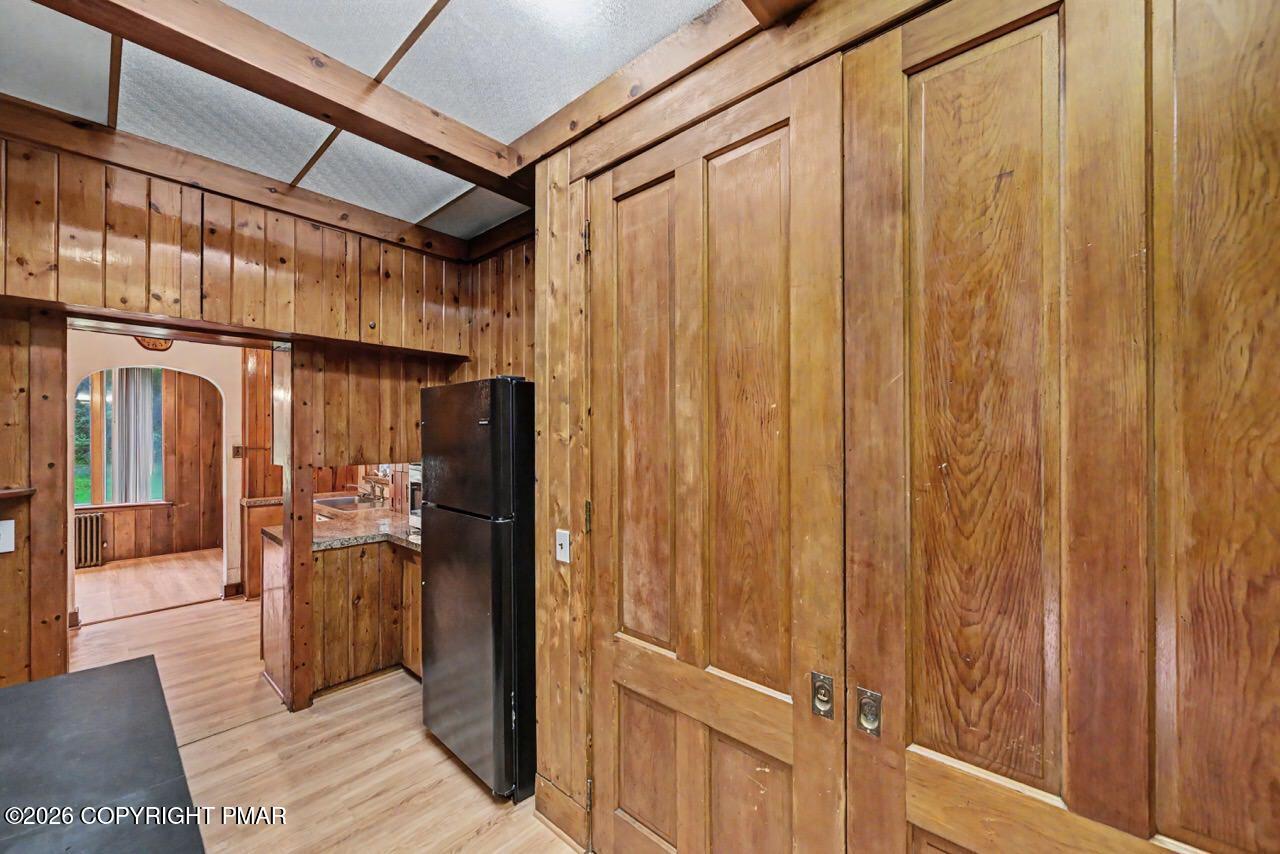 239 Meadowside Road Mount Pocono, PA 18344 - Photo 25 of 75 Butlers Pantry