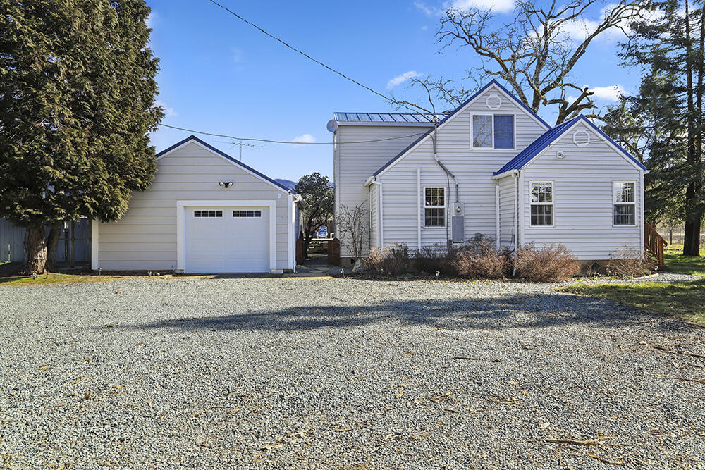 6430 Holland Loop Road Cave Junction, OR 97523 - Photo 41 of 53 39