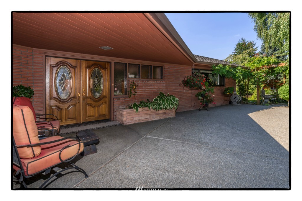 2726 North Laventure Road Mount Vernon, WA 98273 - Photo 2 of 19 Gallery Image 2