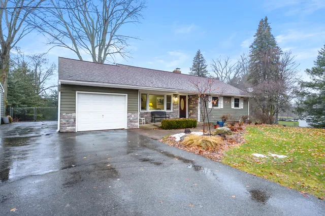 $250,000 | 7775 North 34th Street, Richland, MI 49083