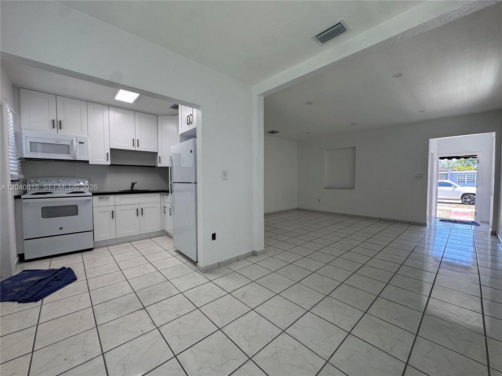 459 Southeast 3rd Street Hialeah, FL 33010 - Photo 8 of 19
