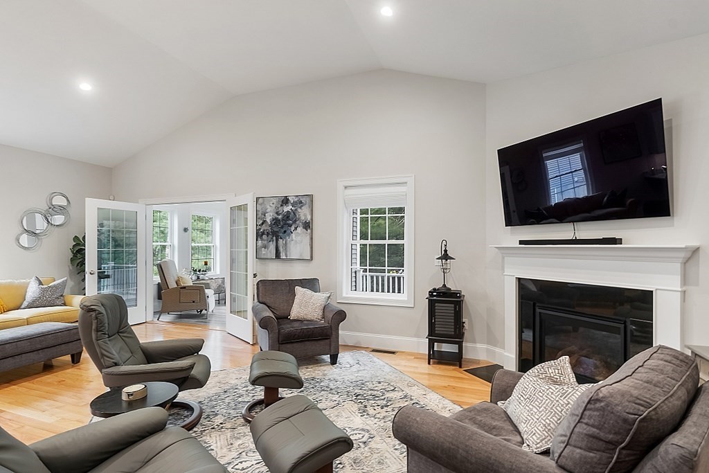 33 Cobblestone Drive, Unit 33 Hudson, NH 03051 - Photo 9 of 40 Gallery Image 9