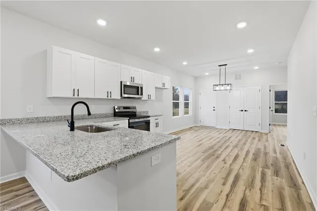 $255,900 | 522 North Beaumont Avenue, Burlington, NC 27217