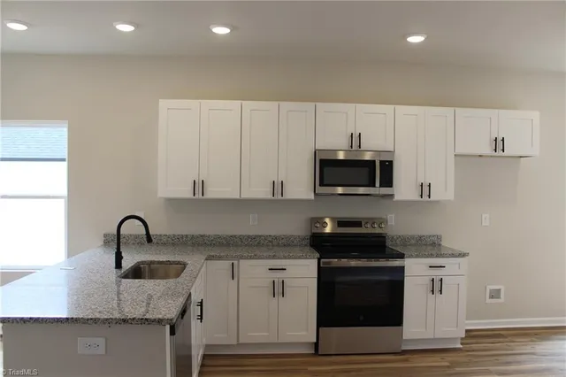 $255,900 | 522 North Beaumont Avenue, Burlington, NC 27217