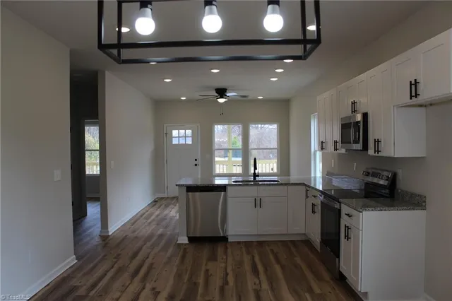 $255,900 | 522 North Beaumont Avenue, Burlington, NC 27217