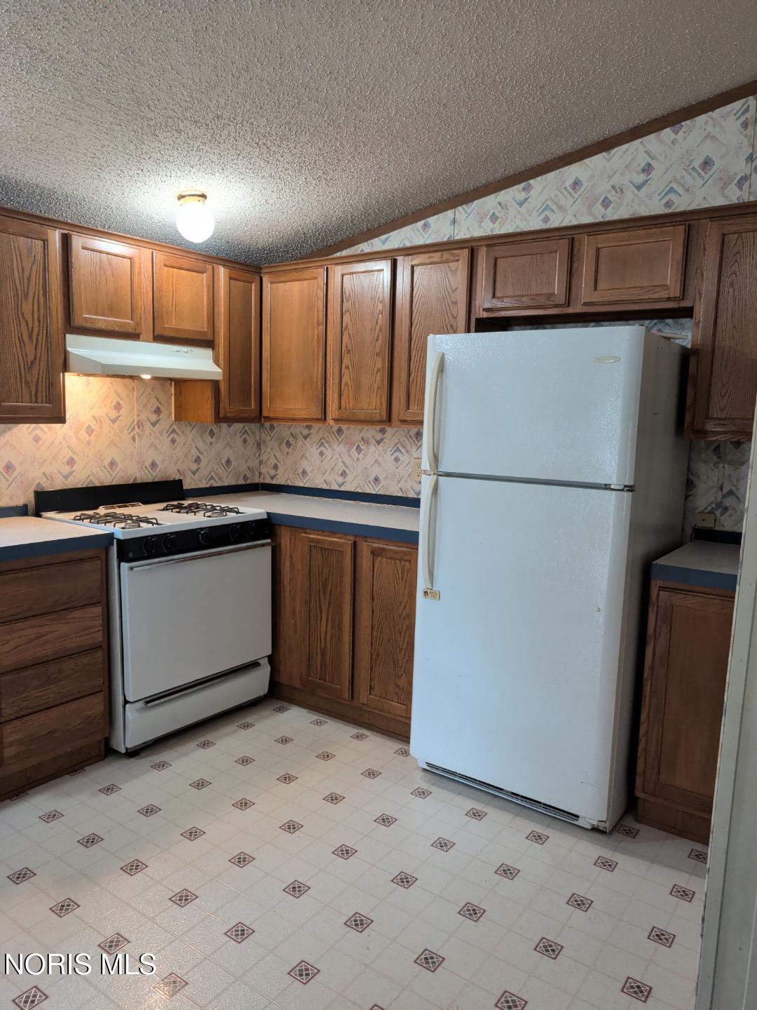 12865 Five Point Road, Unit 152 Perrysburg, OH 43551 - Photo 8 of 17 Gallery Image 8