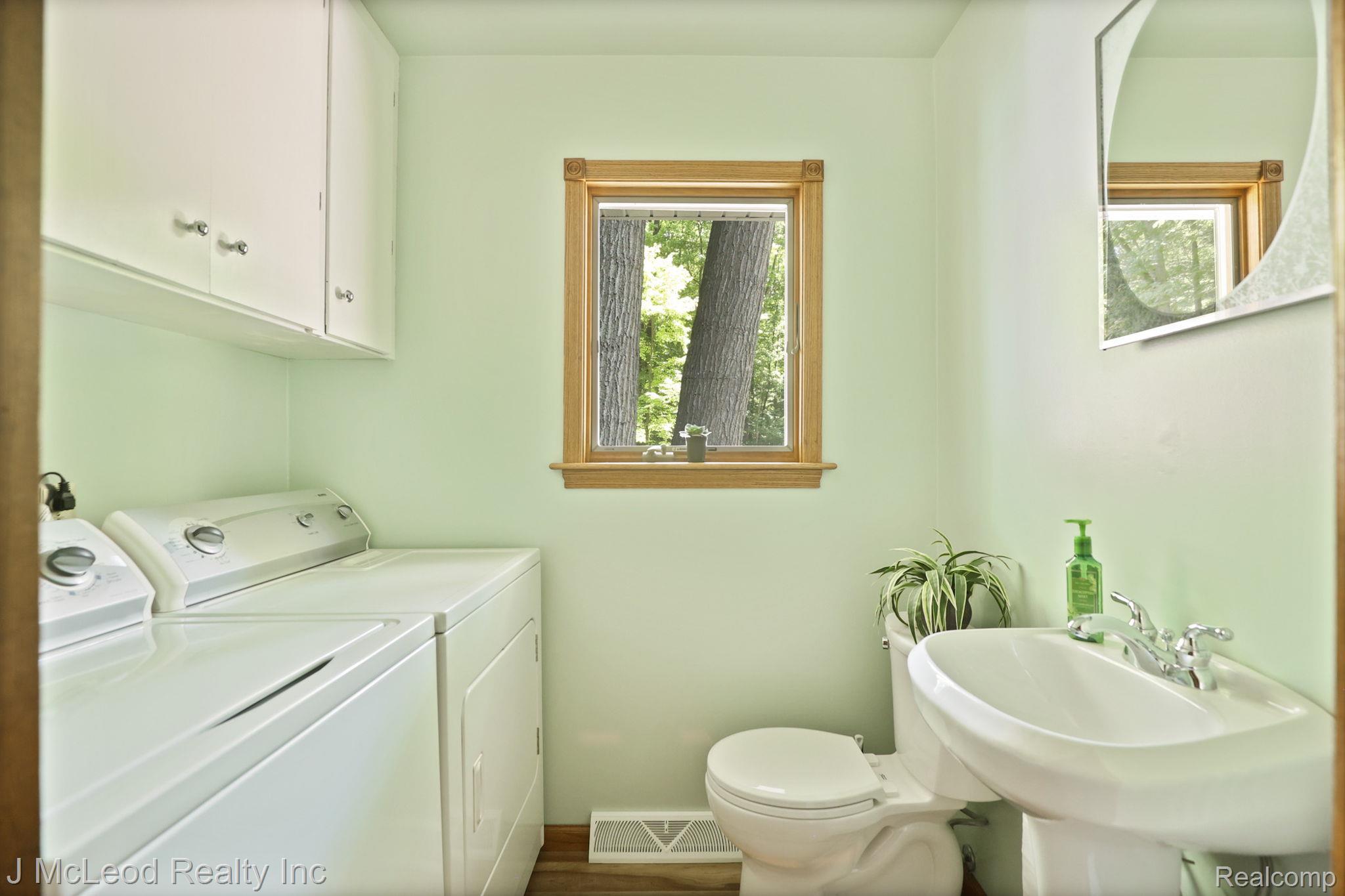 4353 Emerald Road Bridgeport, MI 48722 - Photo 25 of 63 25-web-or-mls-4353 Emerald Rd Bridgeport-25.jpg