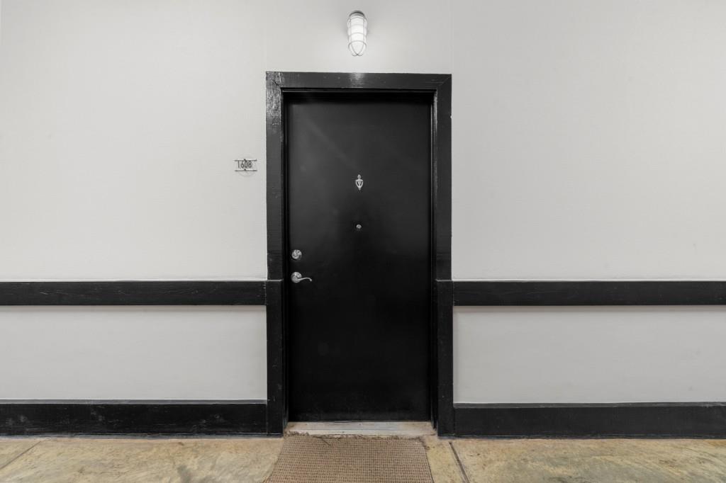 5300 Peachtree Road, Unit 1608 Chamblee, GA 30341 - Photo 30 of 47 a view of a hallway with entryway