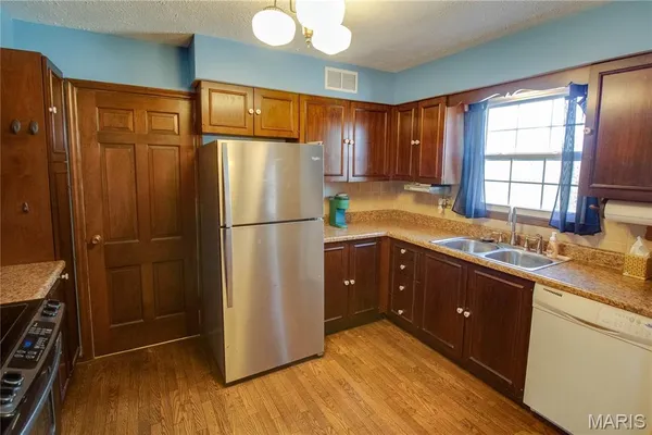 $289,900 | 1707 Cordell Court, Godfrey, IL 62035