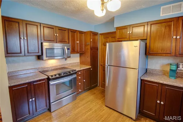 $289,900 | 1707 Cordell Court, Godfrey, IL 62035