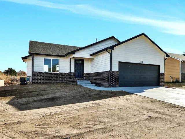 $260,000 | 5518 South Victoria Court, Wichita, KS 67216