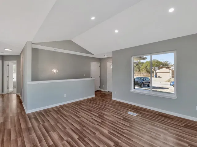 $260,000 | 5518 South Victoria Court, Wichita, KS 67216